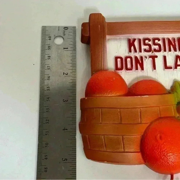 Set of 2 1982 Miller Studio  chalkware decorative kitchen wall plaques - Picture 7 of 8